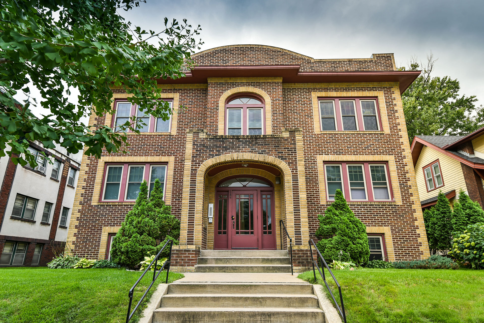 1186 Grand Ave. St. Paul, MN 55105