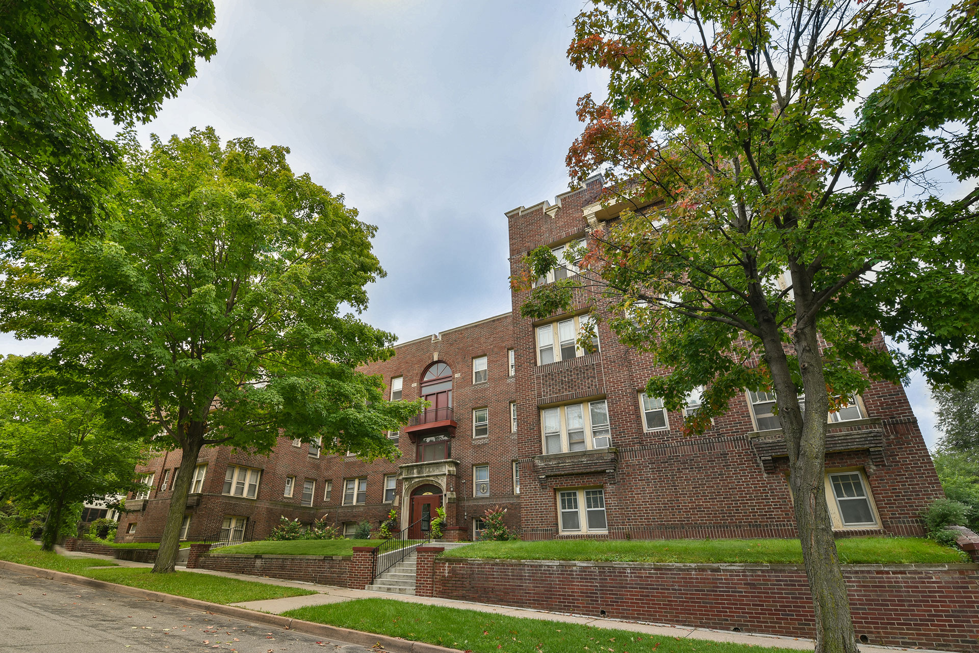 145 S. Chatsworth St Paul, MN 55105