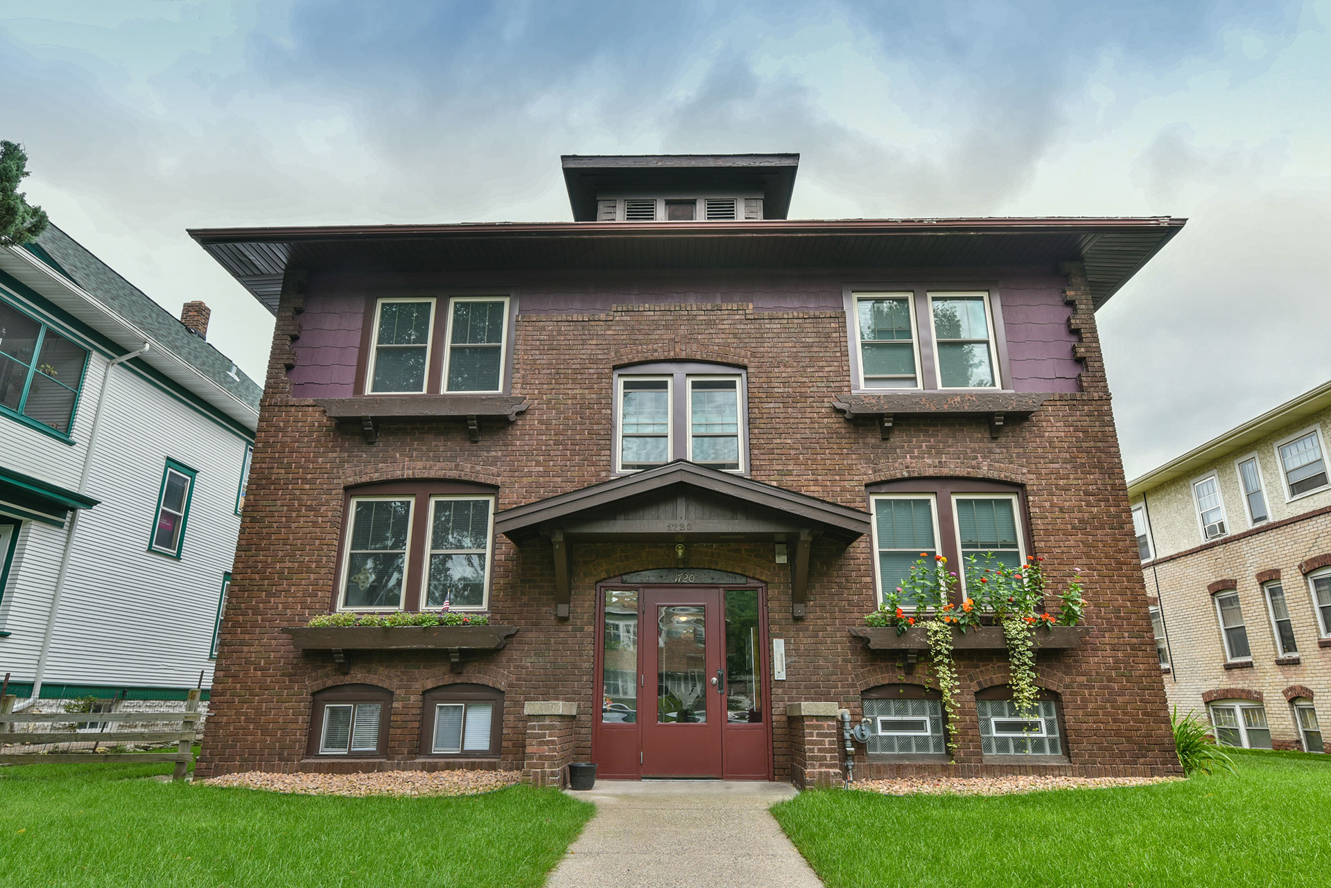 1720 Ashland Ave. St. Paul, MN 55105